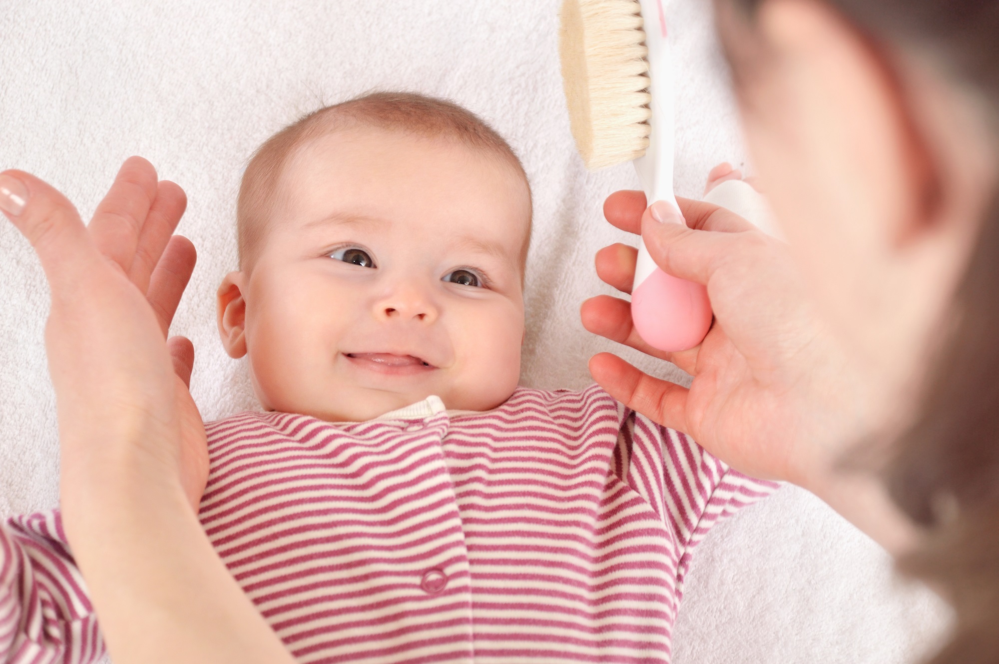 Ключові етапи психомоторного розвитку дитини до року